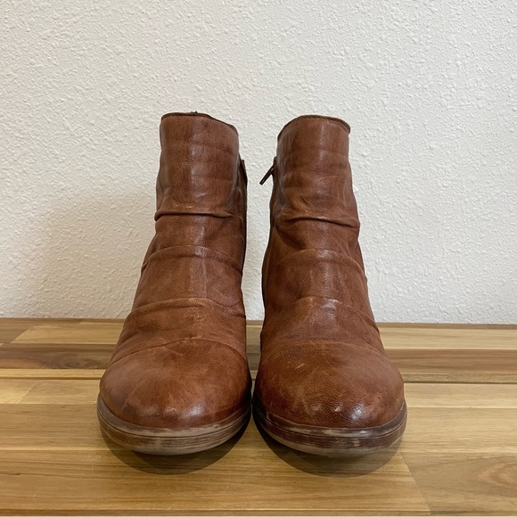 Sofft Gable Burnished 2 1/2" Heeled Zip-Up Leather Boots/Booties Size 8.5 Womens - Picture 2 of 13